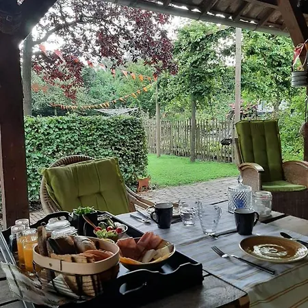 Thuis Bij Elles Bed & Breakfast Zuilichem