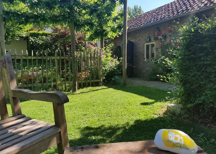 Bed & Breakfast Thuis Bij Elles