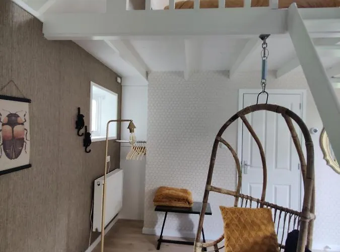 Thuis Bij Elles Bed & Breakfast 3*