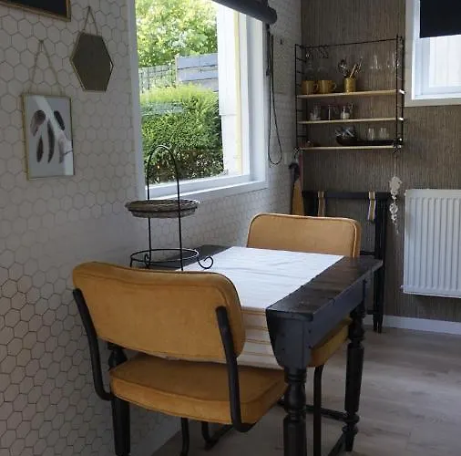 Thuis Bij Elles Bed and breakfast Zuilichem